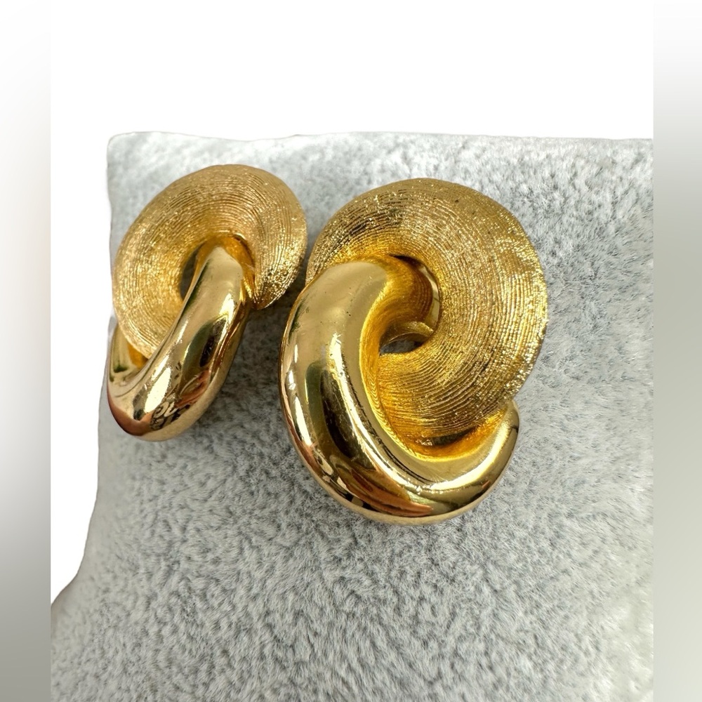 ✨DIOR Vtg 80s Pierced Chunky Knot Earrings w COA - Picture 7 of 16
